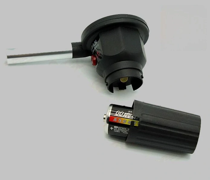 Rozdmýchávač ohně na grilování - bateriový 1,5 V (KORAKAS IRONWORKS LTD)